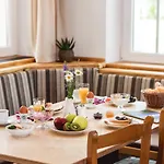Matreier Tauernhaus בית הארחה 3*