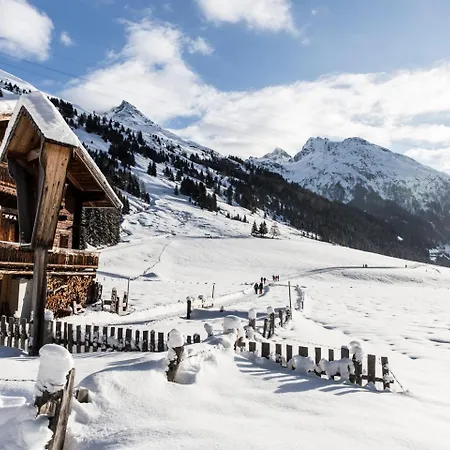 Matreier Tauernhaus بيت ضيافة