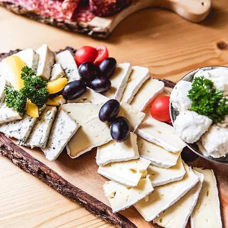 Konukevi Matreier Tauernhaus Matrei in Osttirol