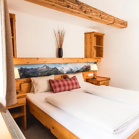 Matreier Tauernhaus Konukevi Matrei in Osttirol