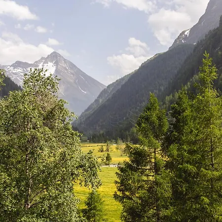 Konukevi Matreier Tauernhaus 3*
