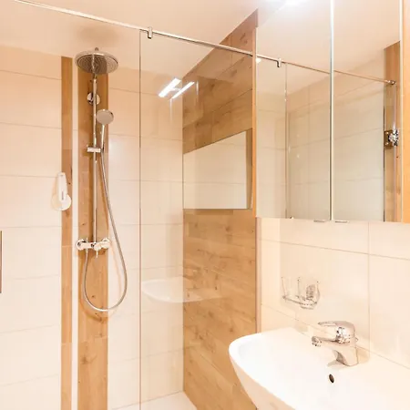 Konukevi Matreier Tauernhaus